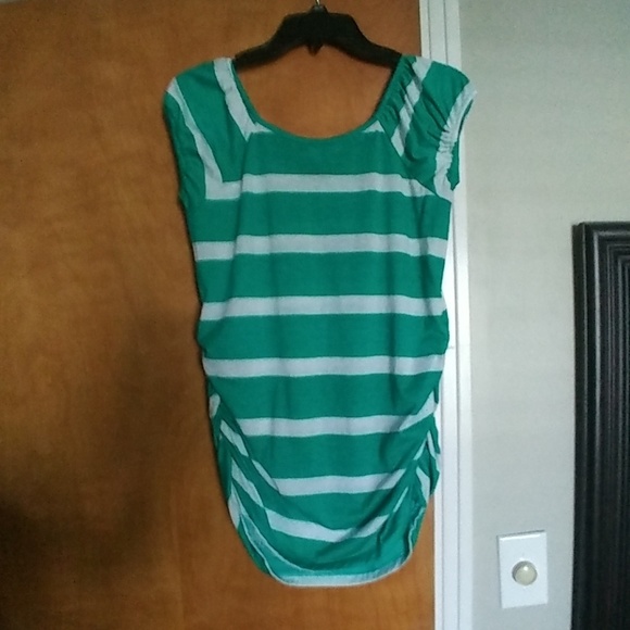 Shirt - Picture 3 of 4